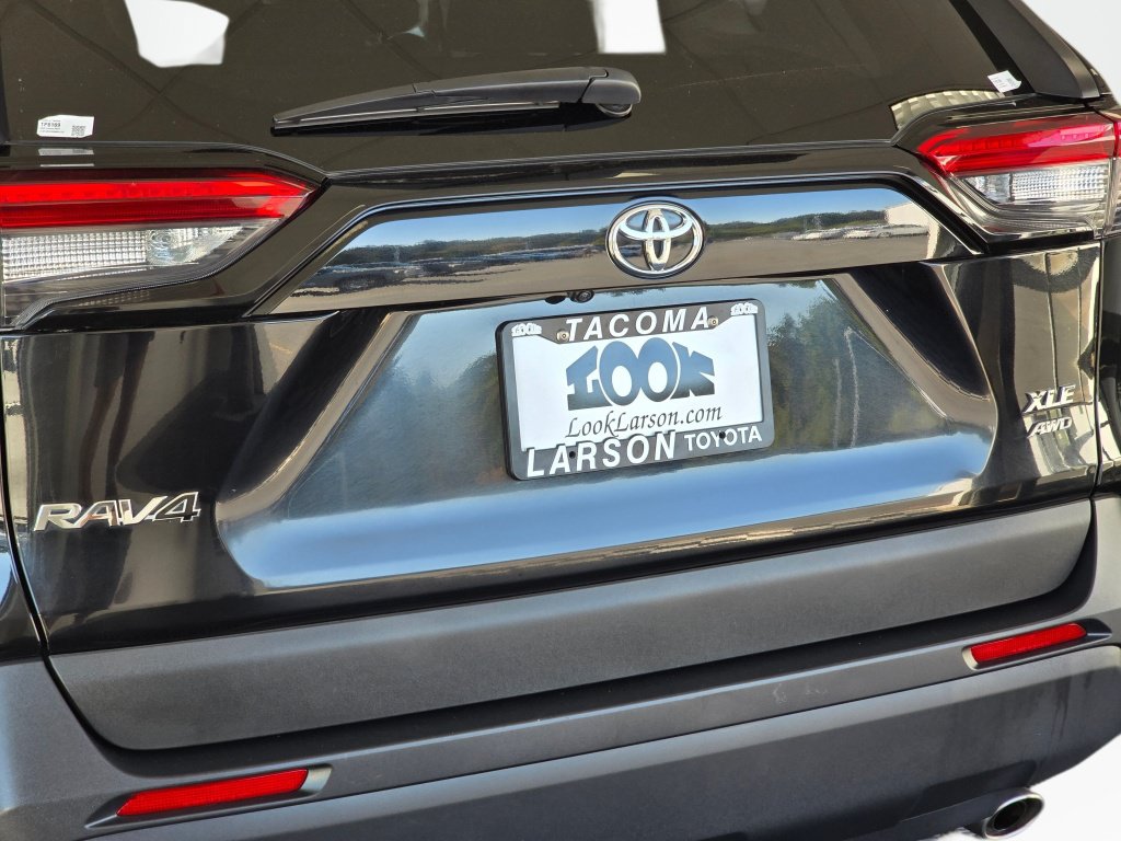 Used 2025 Toyota RAV4 XLE AWD/4WD image 13