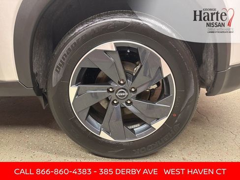 Certified 2025 Nissan Rogue SV image 43