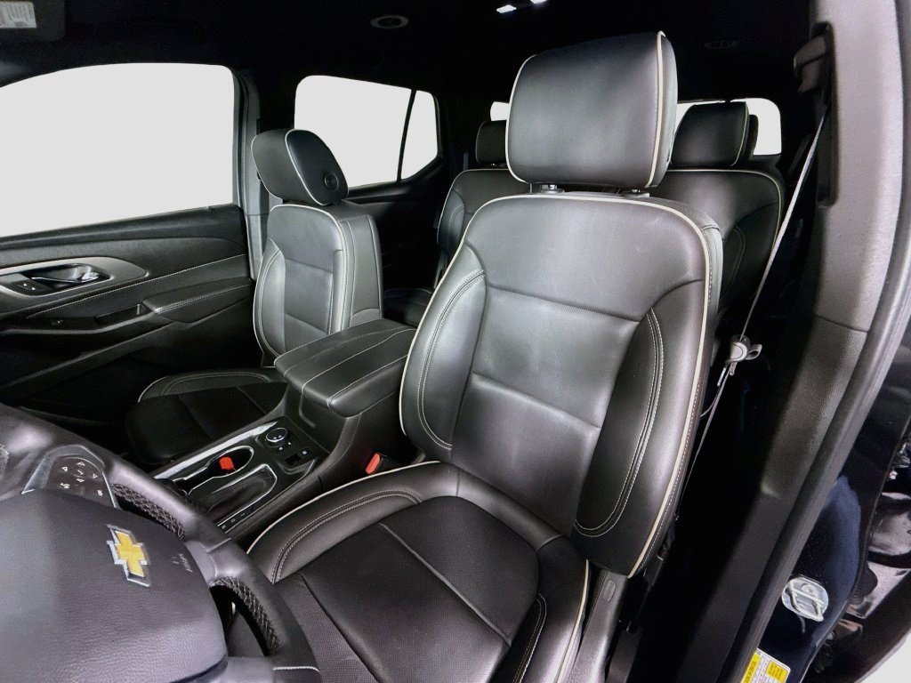 Used 2023 Chevrolet Traverse Premier FWD image 21