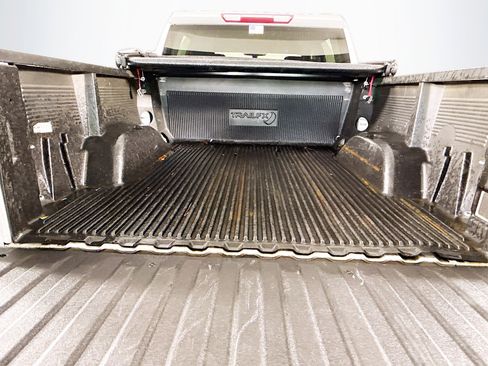 Used 2021 Chevrolet Silverado 1500 LT image 34