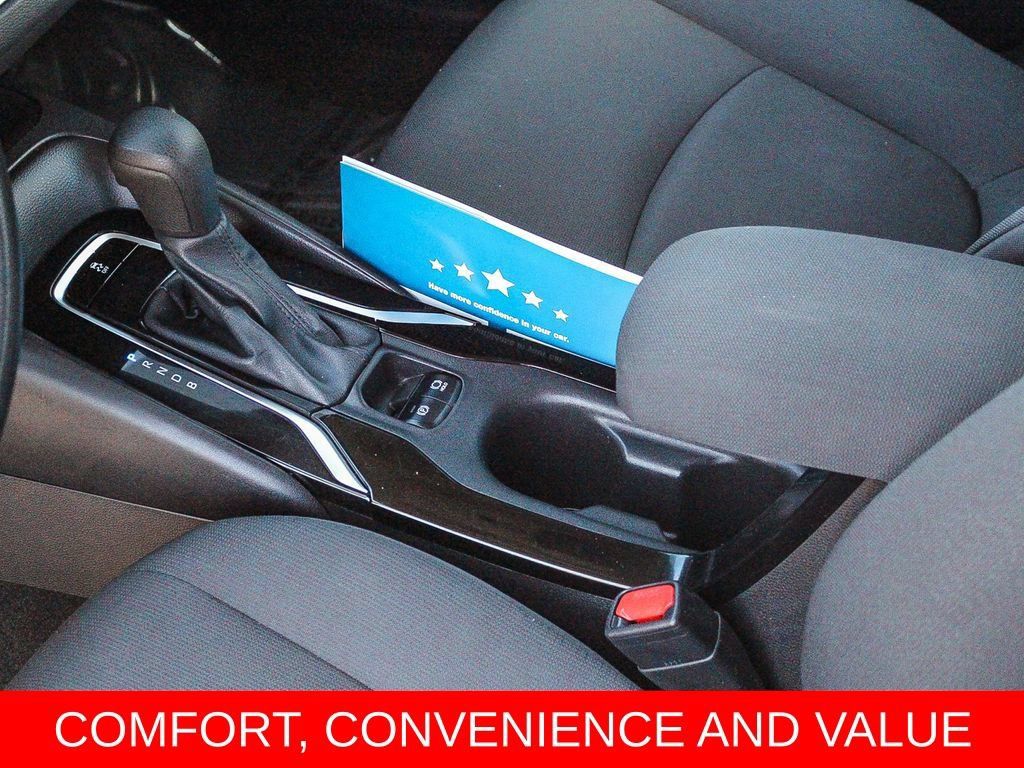 Used 2021 Toyota Corolla LE FWD image 18