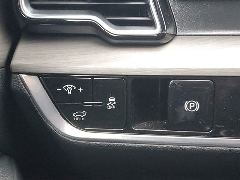 Used 2025 Kia Sportage X-Line w/ Premium Package image 19