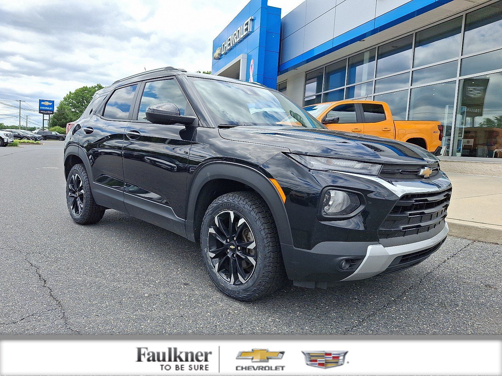 Certified 2023 Chevrolet TrailBlazer LT w/ Convenience Package AWD/4WD image 1
