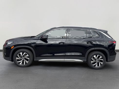 New 2026 Volkswagen Tiguan S FWD image 3