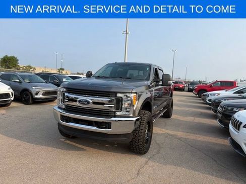 Used 2017 Ford F350 XLT w/ FX4 Off-Road Package AWD/4WD image 2