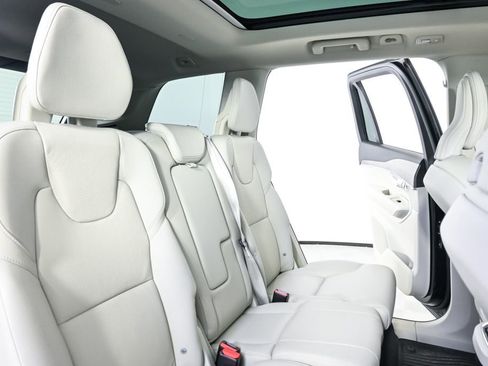 Certified 2023 Volvo XC90 B5 Plus w/ Protection Package Premier AWD/4WD image 24