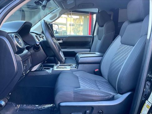 Used 2018 Toyota Tundra SR5 w/ SR5 Upgrade Package image 20