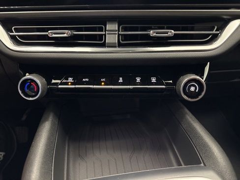 New 2026 Chevrolet Equinox EV LT image 18