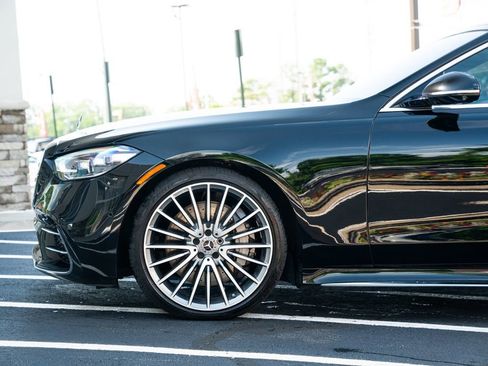 Used 2022 Mercedes-Benz S 500 4MATIC w/ AMG Line Package image 21