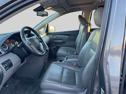 Used 2015 Honda Odyssey Touring Elite image 16
