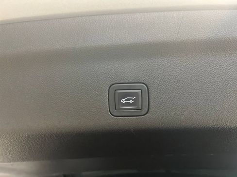 Certified 2025 Chevrolet Tahoe LT AWD/4WD image 9
