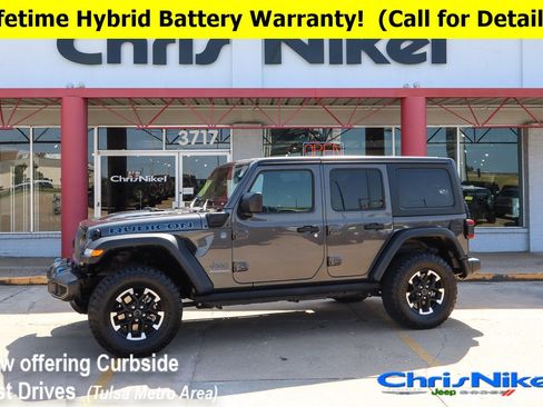 Used 2025 Jeep Wrangler Unlimited Rubicon 4xe w/ Convenience Group AWD/4WD image 1