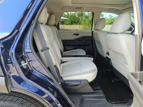 Used 2022 Nissan Pathfinder SL w/ SL Premium Package image 25