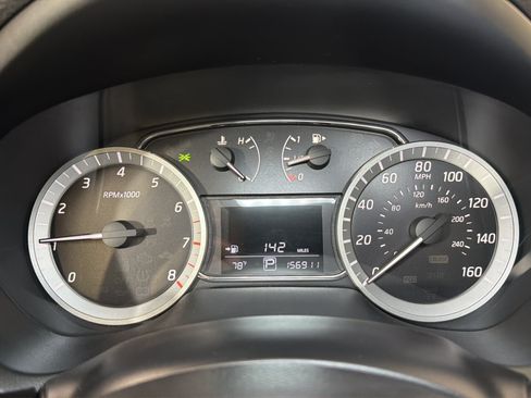 Used 2014 Nissan Sentra SV FWD image 29