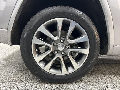 Used 2017 Jeep Grand Cherokee Overland image 7