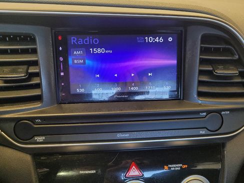 Used 2019 Hyundai Elantra SE w/ Cargo Package FWD image 25