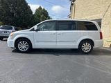 Used 2016 Chrysler Town & Country Touring image 2