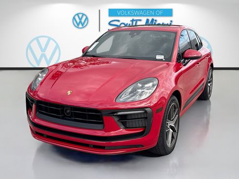 Used 2023 Porsche Macan S w/ Premium Package Plus image 3