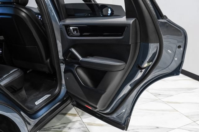 Used 2019 Porsche Cayenne AWD/4WD image 45