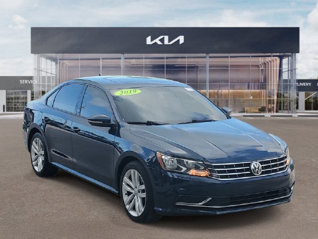Used 2019 Volkswagen Passat 2.0T Wolfsburg FWD image 1