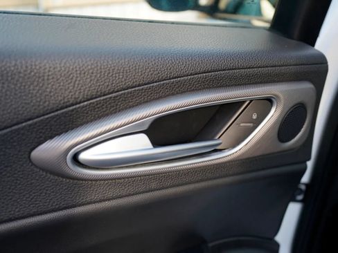 Used 2017 Alfa Romeo Giulia AWD image 28