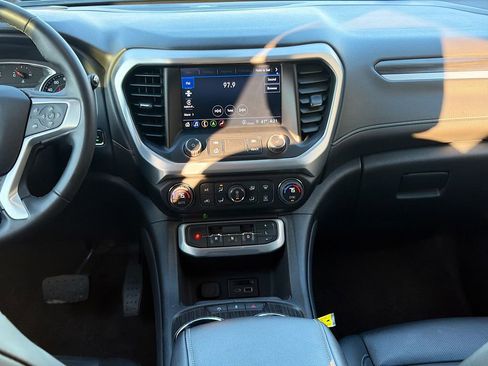 Used 2023 GMC Acadia SLT image 21