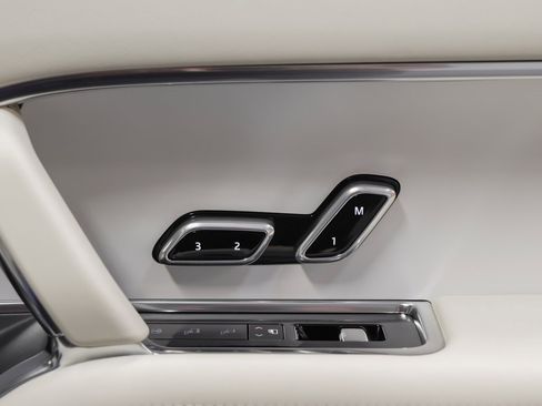 Used 2024 Land Rover Range Rover SV image 27