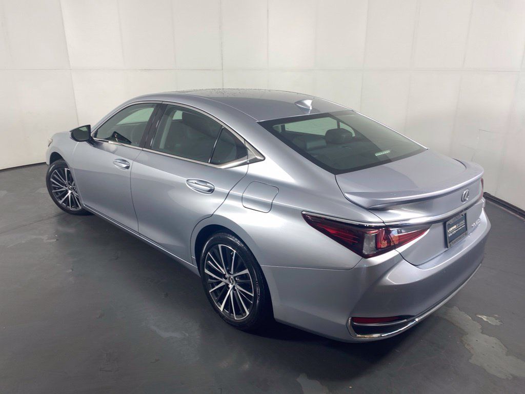 Certified 2024 Lexus ES 300h w/ Premium Package FWD image 10