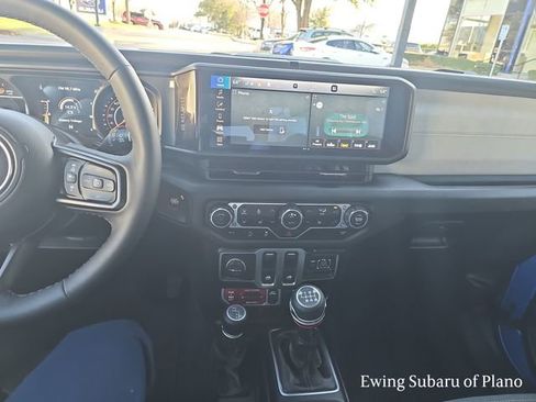 Used 2025 Jeep Wrangler Willys image 18