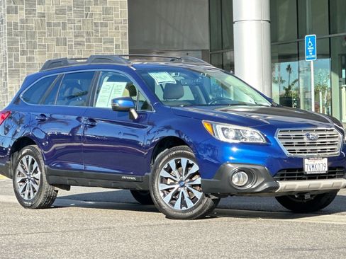 Used 2017 Subaru Outback 2.5i Limited image 2