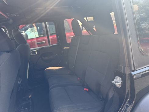 Used 2019 Jeep Wrangler Unlimited Sport image 11