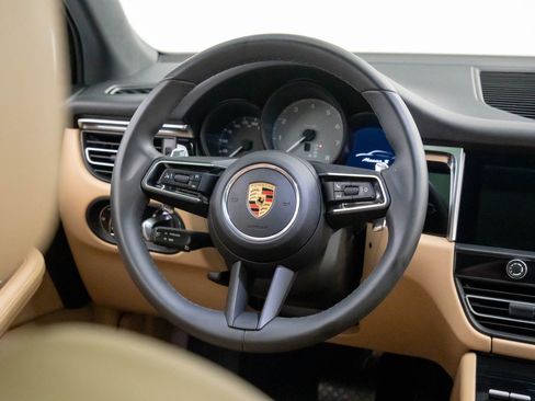 Certified 2022 Porsche Macan S image 11