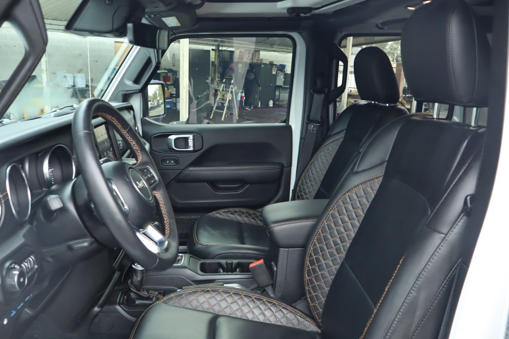 Used 2022 Jeep Wrangler Unlimited Sahara AWD/4WD image 20