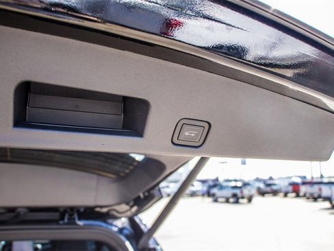 Used 2024 GMC Acadia Denali w/ Super Cruise Package image 9