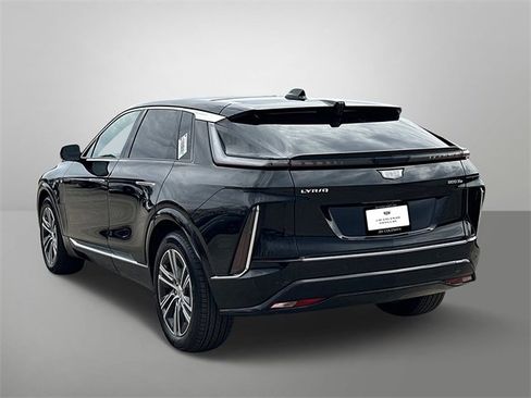 Used 2025 Cadillac Lyriq Luxury image 16