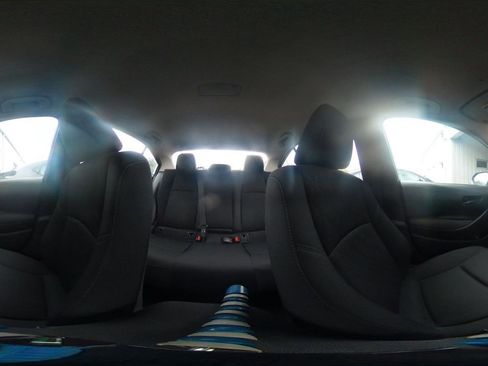 Used 2025 Toyota Corolla LE image 40