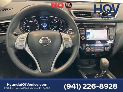 Used 2016 Nissan Rogue SV w/ SV Premium Package FWD image 12