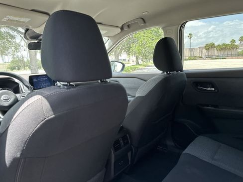 Used 2023 Nissan Rogue SV FWD image 18