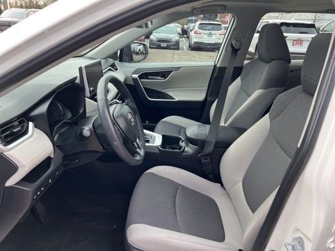 Used 2024 Toyota RAV4 XLE image 20
