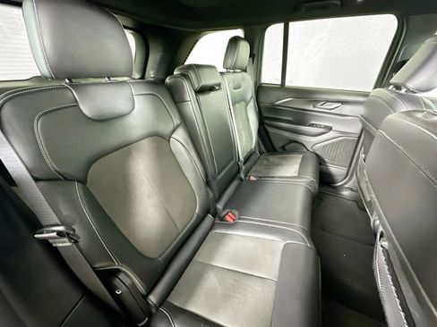 Certified 2023 Jeep Grand Cherokee Altitude AWD/4WD image 31