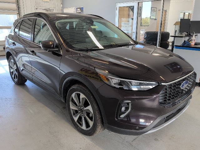 Used 2023 Ford Escape Platinum AWD/4WD image 7