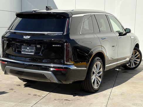 New 2026 Cadillac Vistiq Luxury w/ LPO, Floor Liner Package image 7