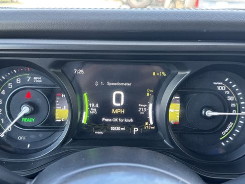 Used 2024 Jeep Wrangler Unlimited Sahara AWD/4WD image 11