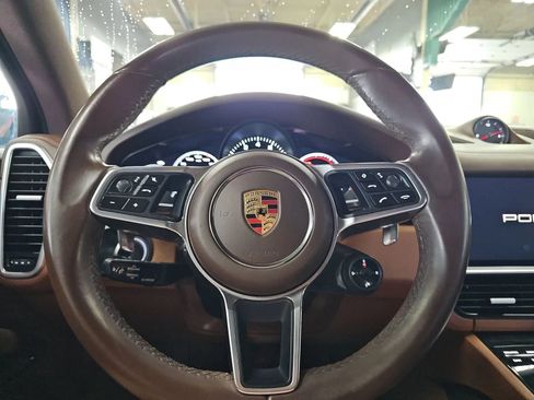 Used 2023 Porsche Cayenne Platinum Edition AWD/4WD image 3