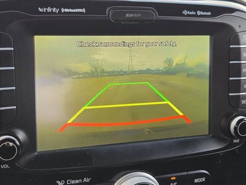 Used 2015 Kia Soul + image 13