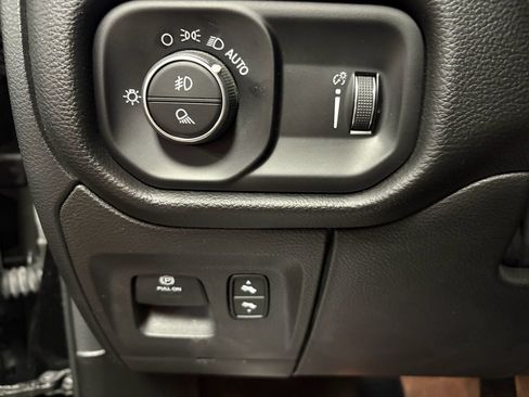 Used 2022 RAM 1500 Big Horn AWD/4WD image 15