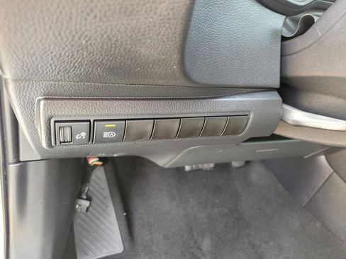 Used 2020 Toyota Corolla LE image 21