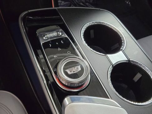 Used 2024 Cadillac Lyriq Luxury image 32