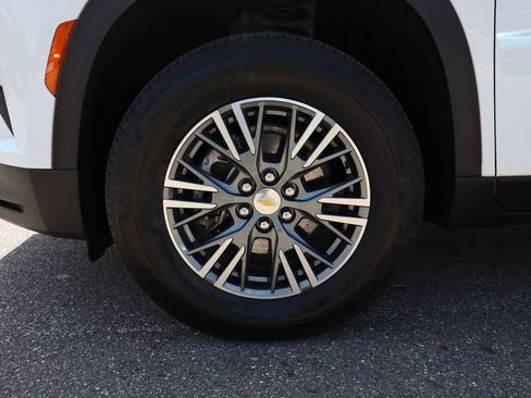 Used 2024 Chevrolet Traverse LT w/ LPO, Floor Liner Package FWD image 26