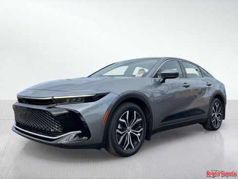 Certified 2025 Toyota Crown AWD/4WD image 2